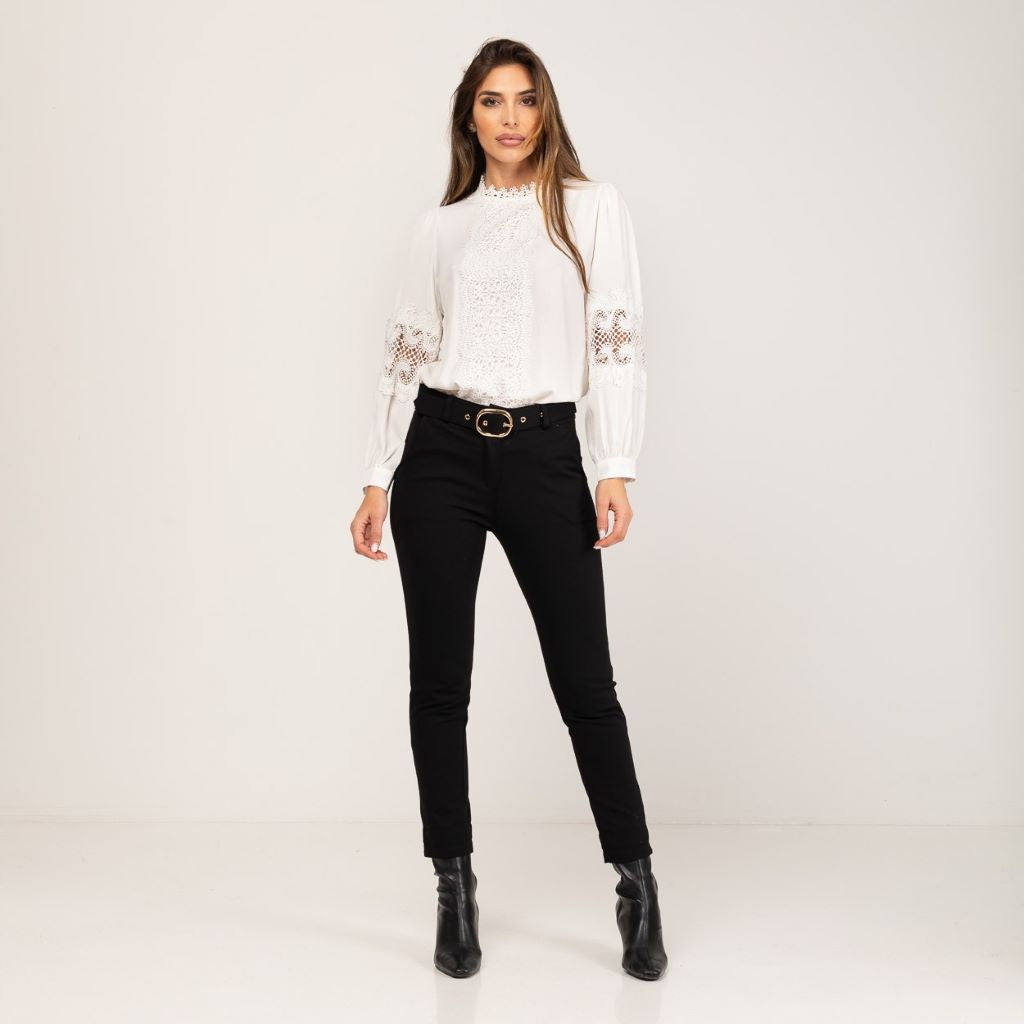 Blusa Blanca Satinada con Puntilla MANGO ZARA