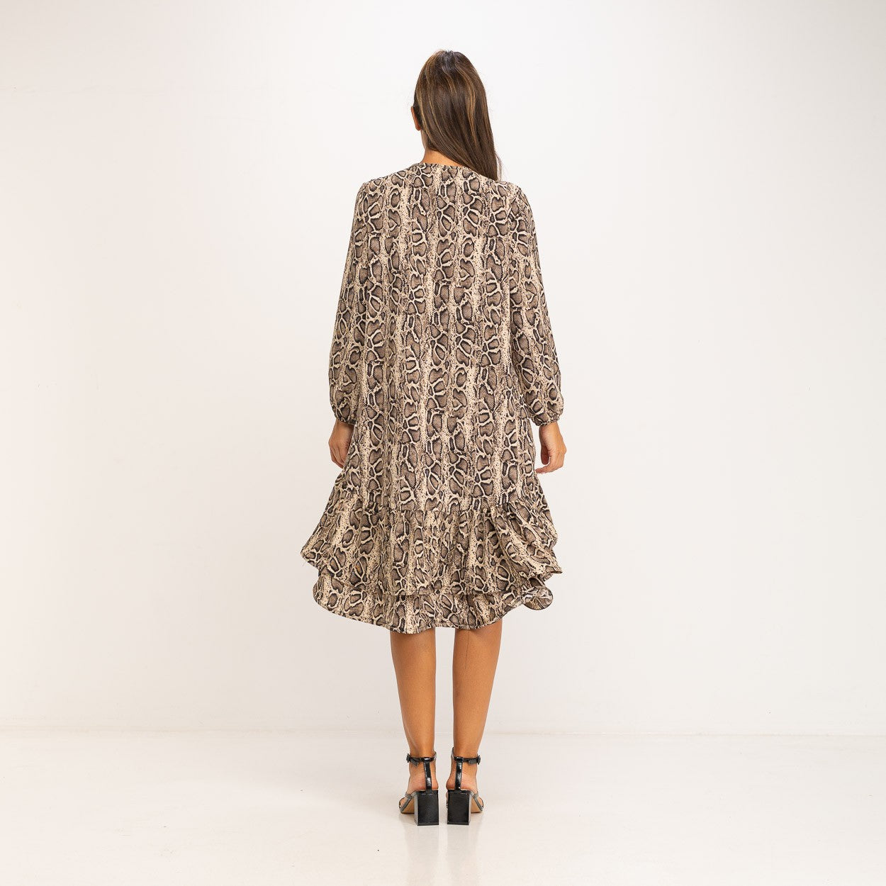 Vestido corto con volantes estampado Animal Print MANGO ZARA