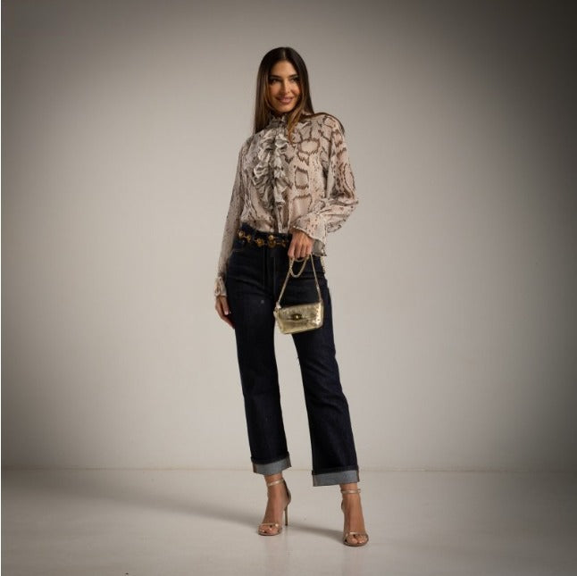 Camisa con chorreras estampado piton kaki