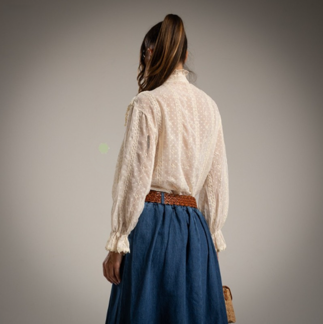 Camisa de plumeti con volantes