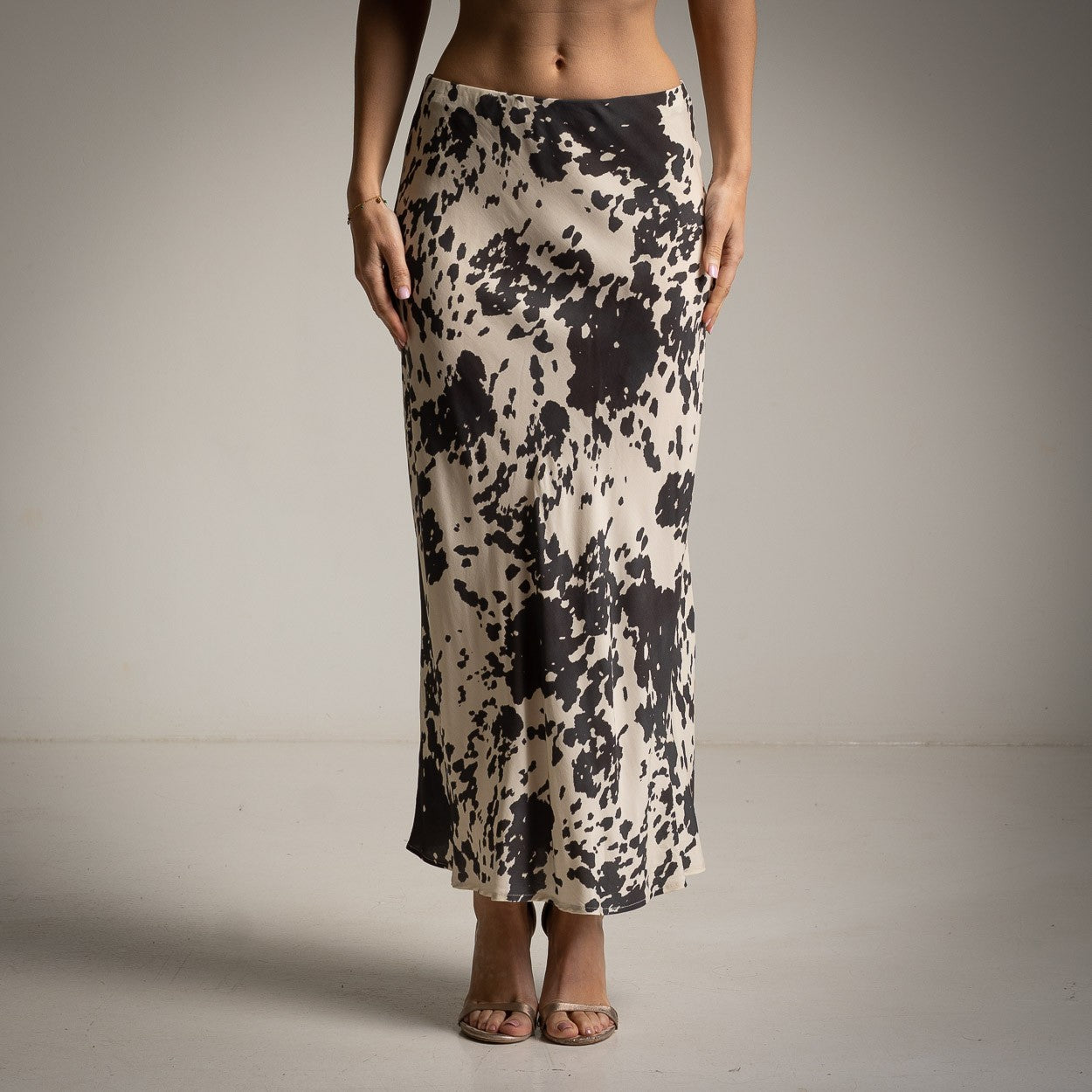 Falda satinada animal print Carlota and CO