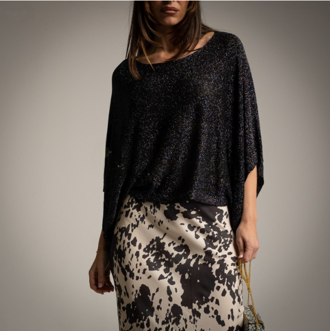 Sweater Capa Crop NEgra Brillante