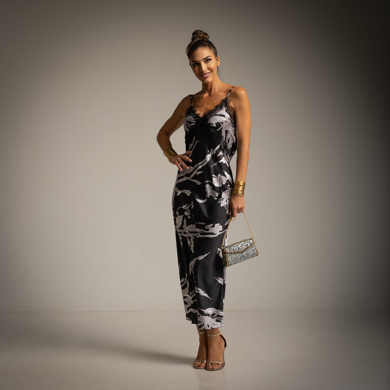 Vestido Lenecero NEgro Estampado CARLOTA AND CO