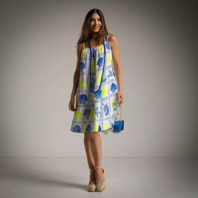 Vestido Corto playero con estampado de conchas azul y amarillo