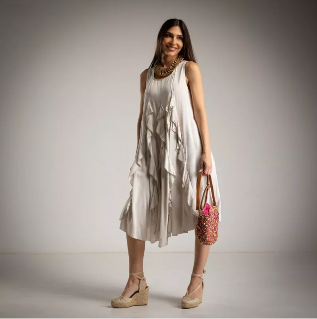 Vestido midi beige con godets en viscosa