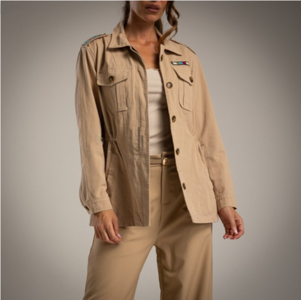 sobrecamisa militar beige mujer