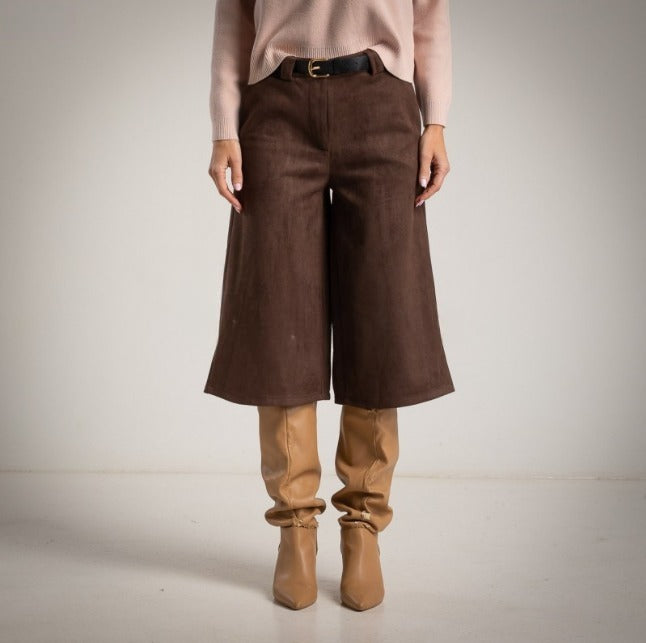 Bermudas de antelina color chocolate con cintuon