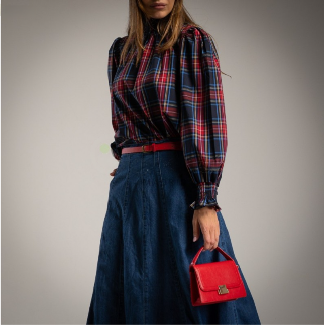 Blusa tartan azul marino y roja con manga abullonada