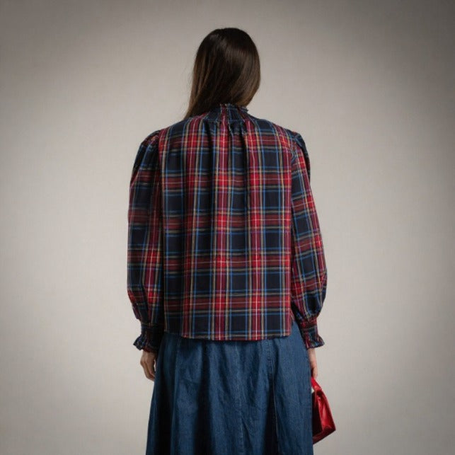 Blusa tartan azul marino y roja con manga abullonada cuello y mangas de nido de abeja