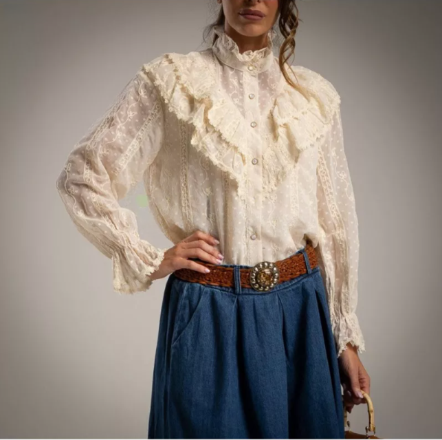 Camisa de plumeti con volantes