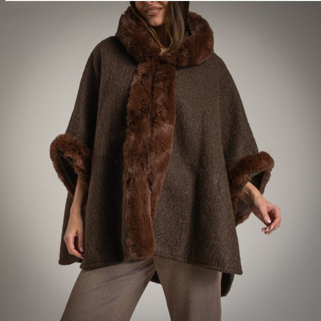 Capa marron chocolate con capucha