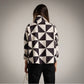 Chaqueta estampado geomtrico blanco y negro doble cremallera y cuello chimenea Moda50