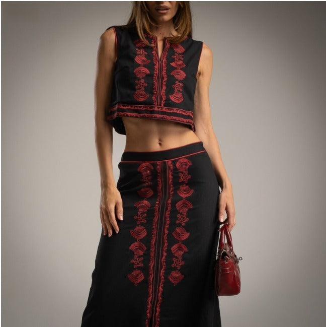 Conjunto de falda y chaleco de lino bordado en negro Moda50