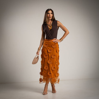 Falda de Tul teja con flores bordadas