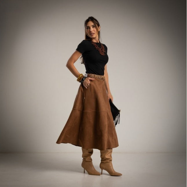 Falda evase de antelina color marron con cinturon animal print