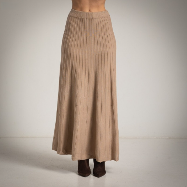 Falda larga  beige de punto evase