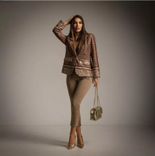 Pantalon capri beige con cinturon
