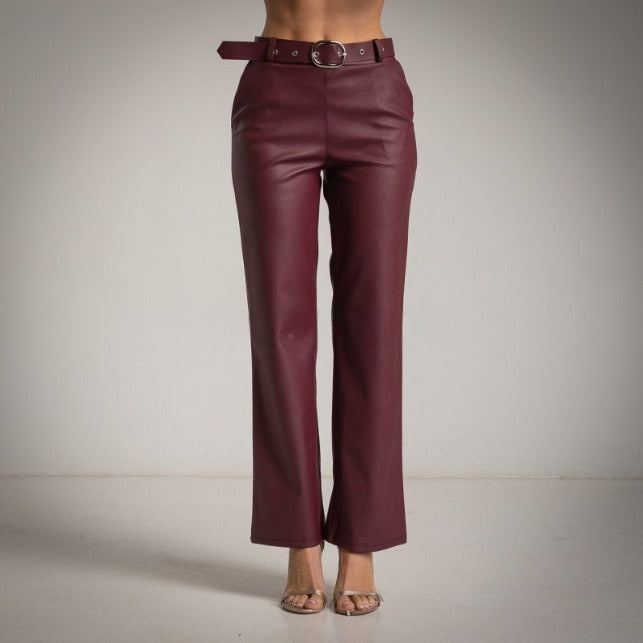 Pantalon ecopiel con cinturon burgundy