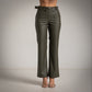 Pantalon ecopiel con cinturon caqui