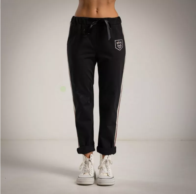 Pantalon sport color negro escudo con cristales de swarosvki Moda50