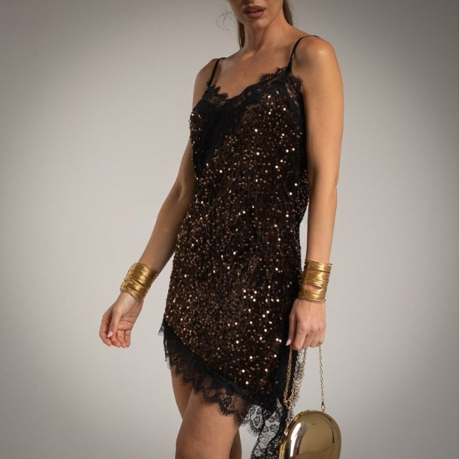 Top y falda lencera con lentejuelas de corte asimetrico color marron chocolate