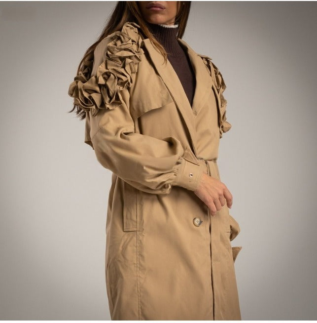 Gabardina beige con manga abullonada