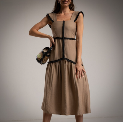 Vestido Beige cuerpo Corse con vivos en contraste