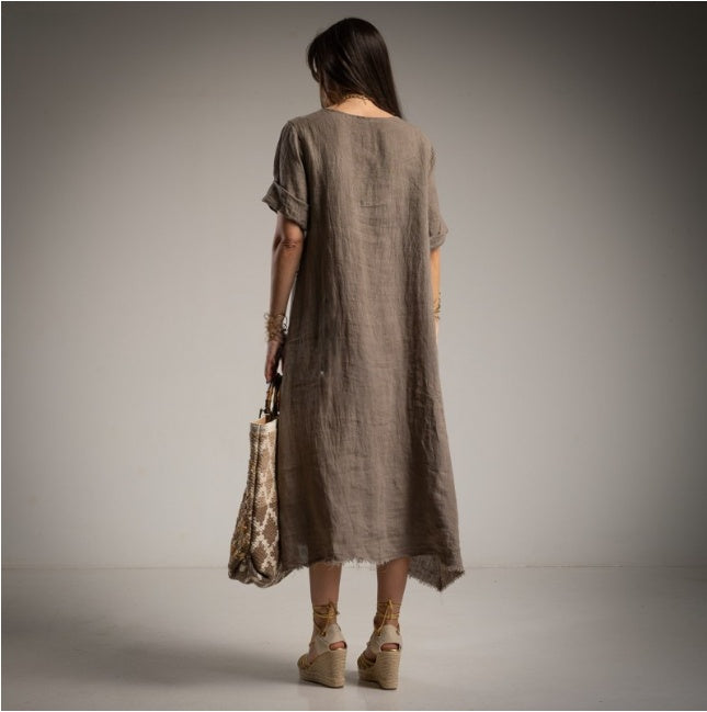Vestido Taupe de Lino a capas desflecadas