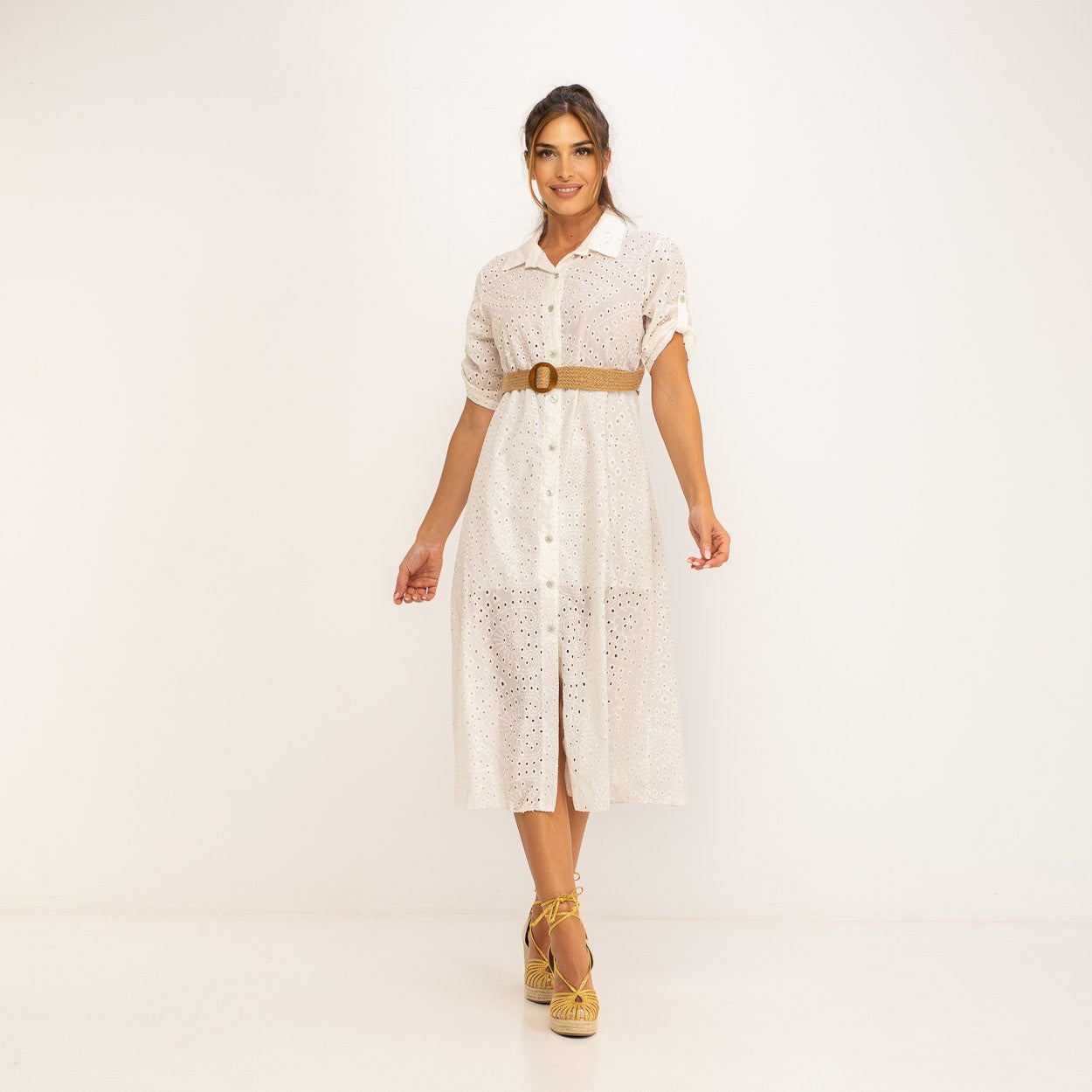 vestido camisero con cinturón de algodon blanco 