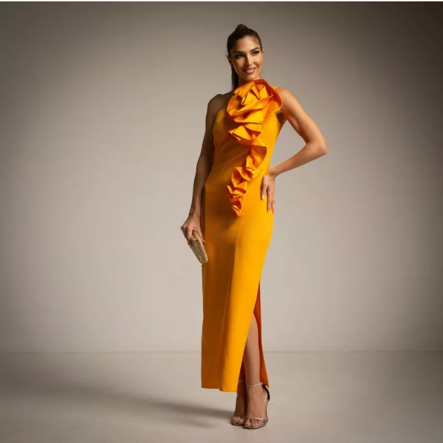 Vestido de fiesta de corte sirena naranja con volantes
