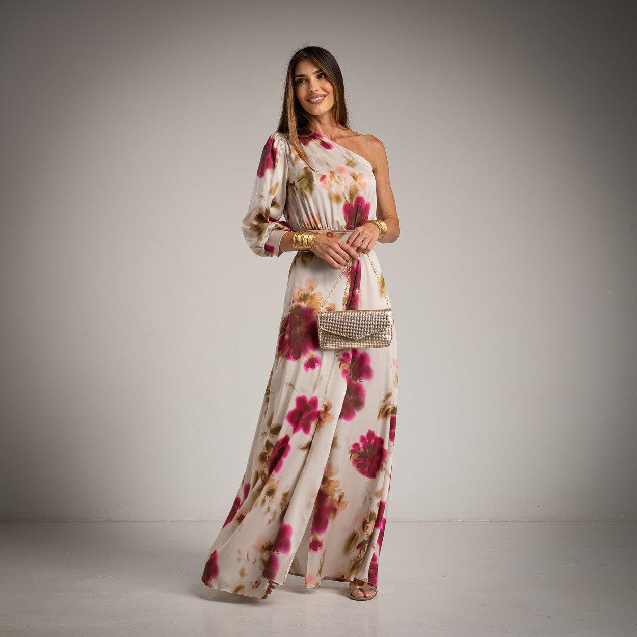 Vestido largo de fiesta blanco con flores fucsias
