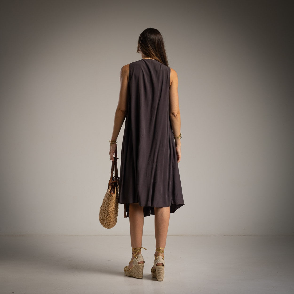 Vestido marron chocolate al bies con volantes