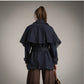 trench denim azul oscuro con capa