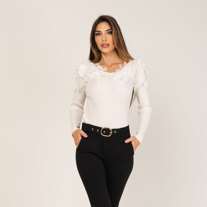 Jersey Blanco con adorno flores MANGO ZARA