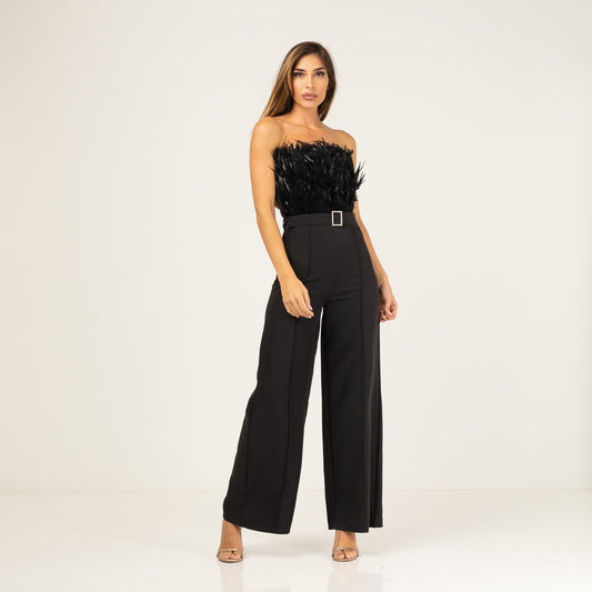 Mono de fiesta negro pantalon palazzio cuerpo de plumas y cinturon con perlas